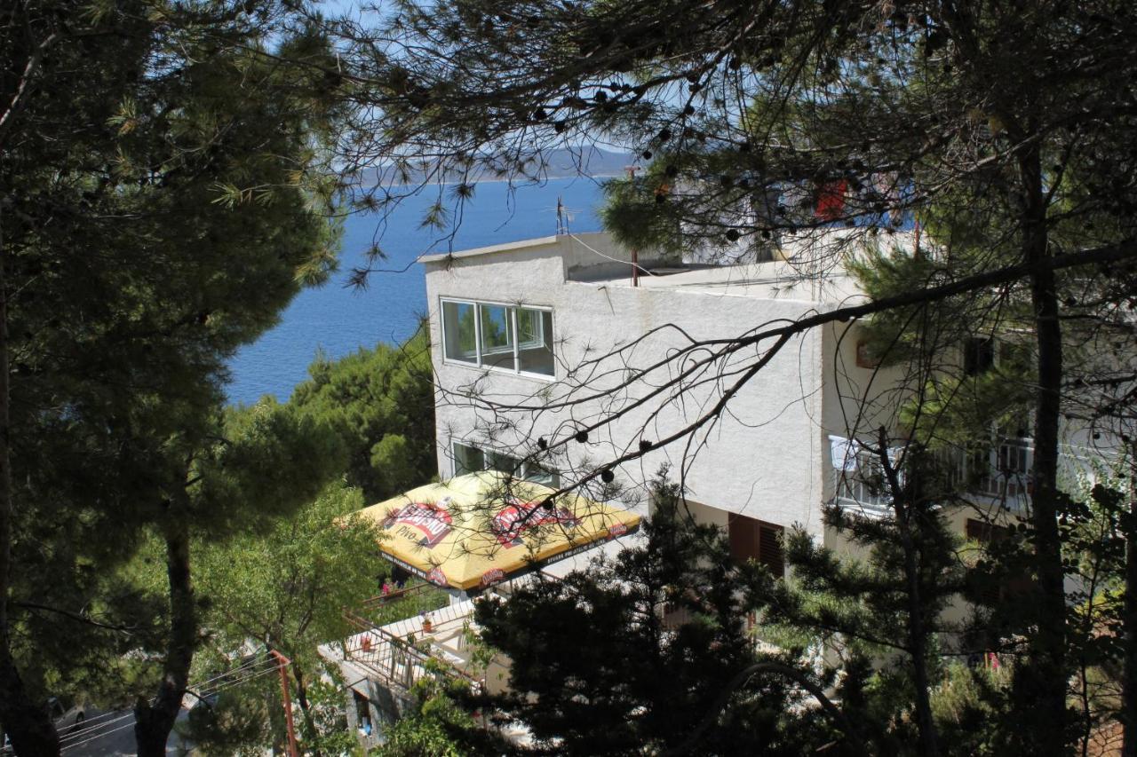 Apartments And Rooms With Parking Space Brela, Makarska - 6895 Екстер'єр фото